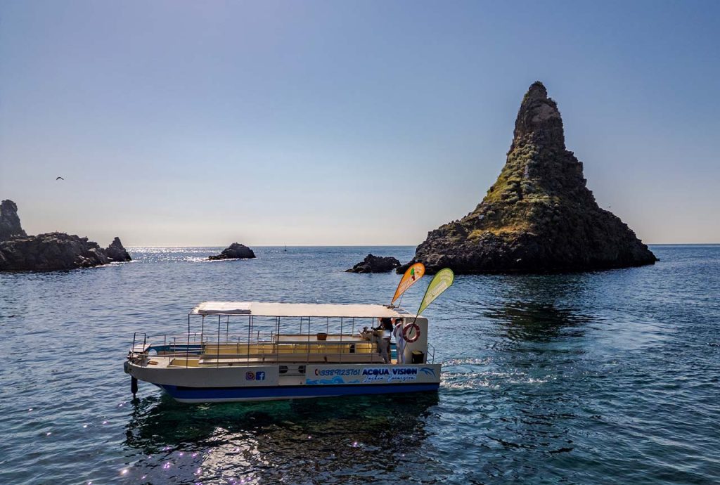 escursioni in barca acitrezza - giro faraglioni